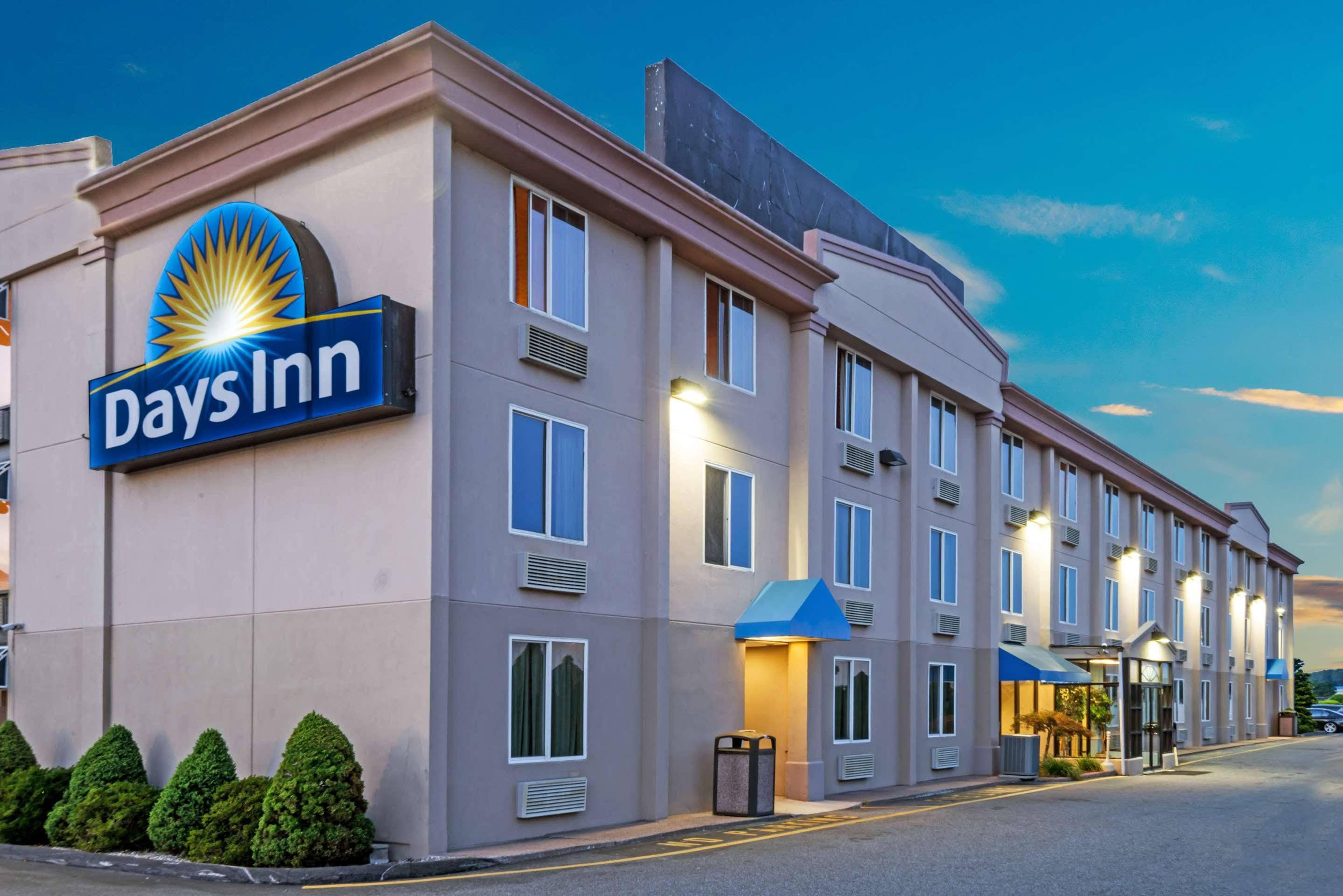 Days Inn By Wyndham Hartford/Closest Downtown Екстериор снимка